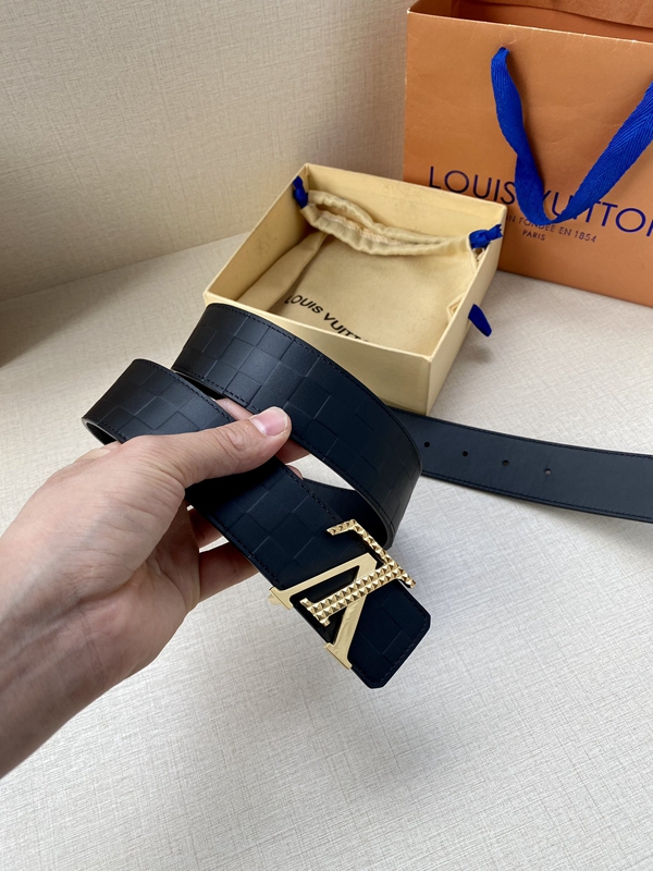 激安ルイヴィトンベルト着用イメージ